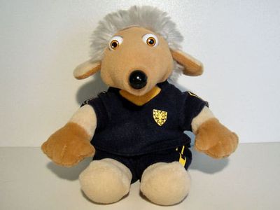 Wandle the Womble beanie toy, 15cm (Golden Bear, 1998) Wandle the Womble beanie toy