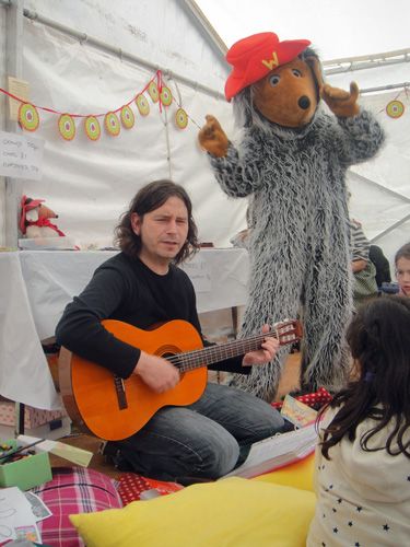 Wombles singalong at the Wimbledon Village Fair 2011