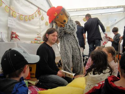 Wombles storytelling at the Wimbledon Village Fair 2011